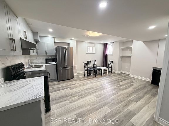 5th image of 69 Gardenbrooke Trl
