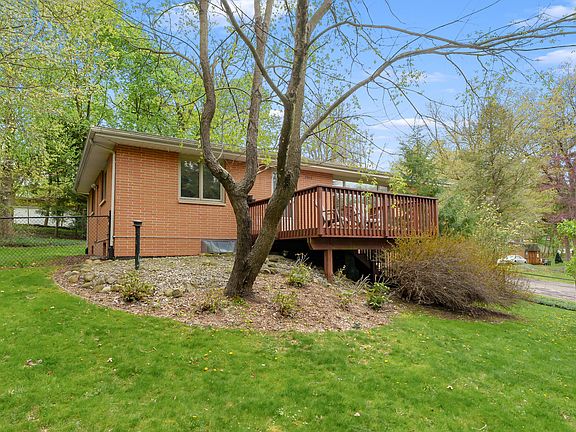 2nd image of 2923 Parkview Ave