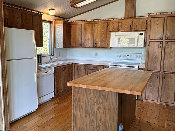 3rd image of 19113 101st Avenue E #23