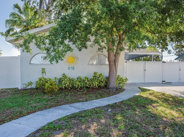 519 51st St W, Bradenton, FL 34209