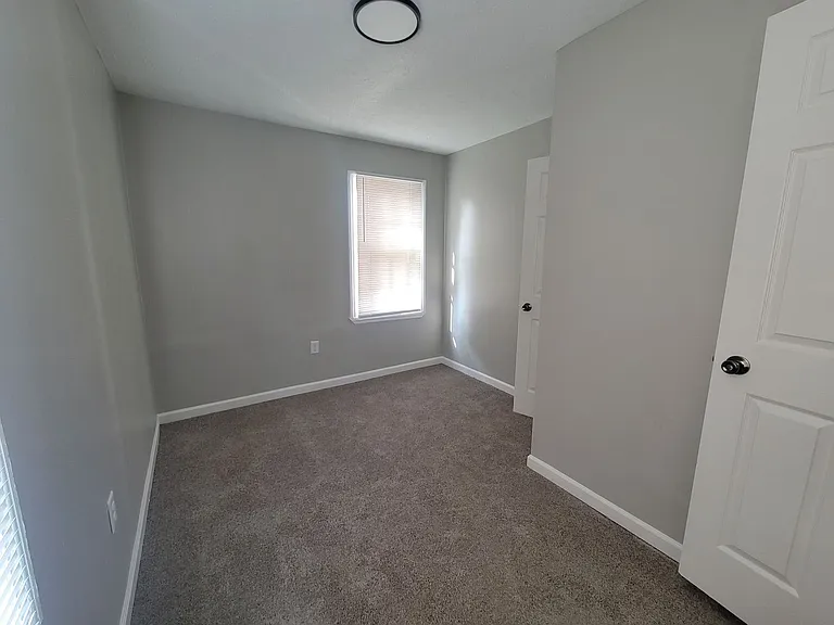 1109 E Kirby Ave Whim & Proper, LLC) — Photo 17