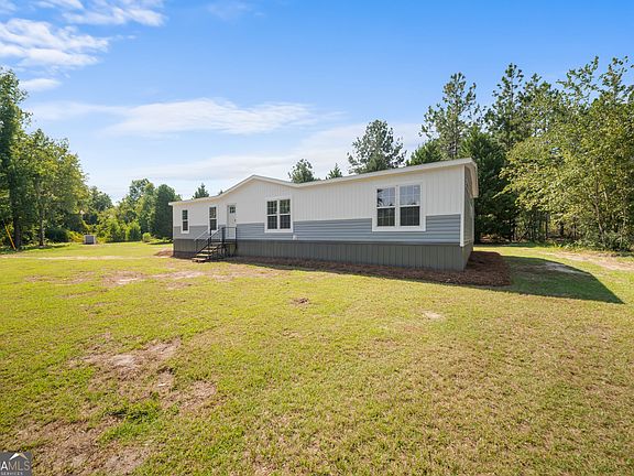 3rd image of 1051 Fortner Pond Rd