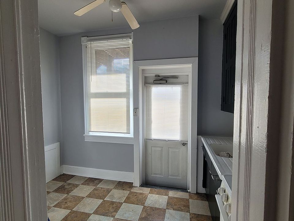 1st image of 124 E Main St Unit 2