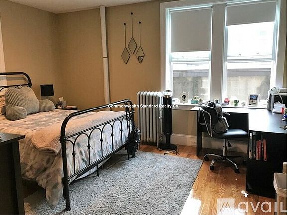 4th image of 73 Egmont St #1B