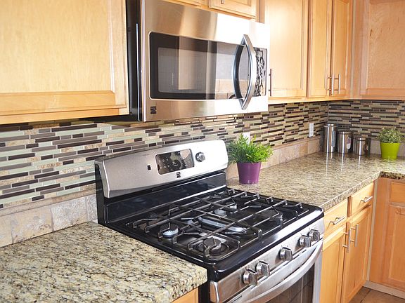 5th image of 21275 N 92nd Ln