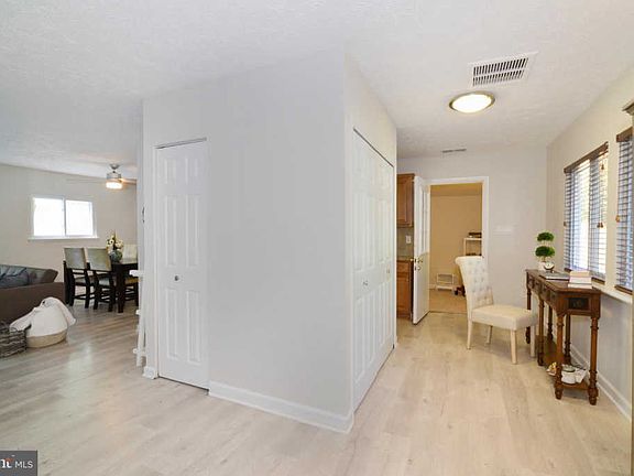 4th image of 2215 Sanibel Dr