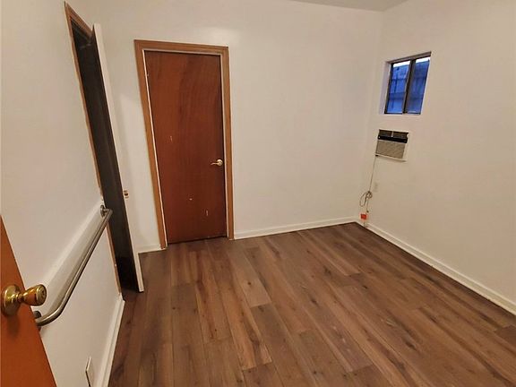 5th image of 1144 E 65th St