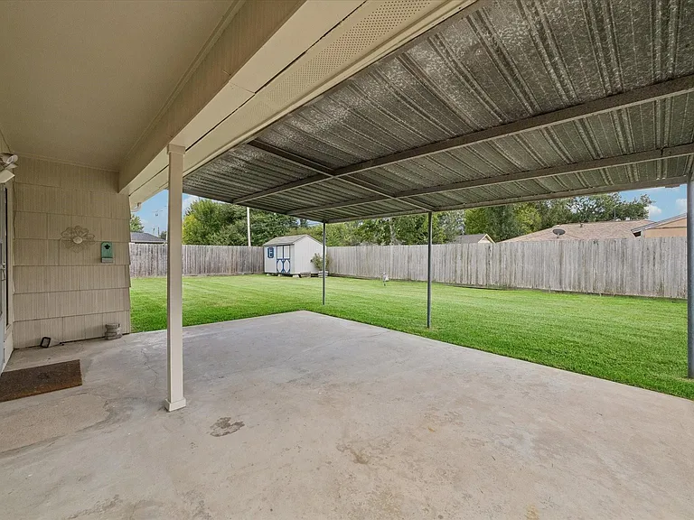 8037 Longridge Dr — Photo 20