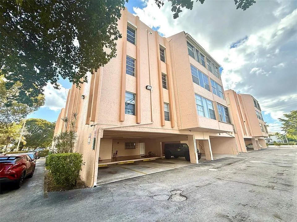 7345 W 4th Ave #403