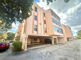 7345 W 4th Ave, Hialeah, FL