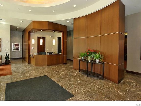 3rd image of 4909 Laclede Ave APT 1304
