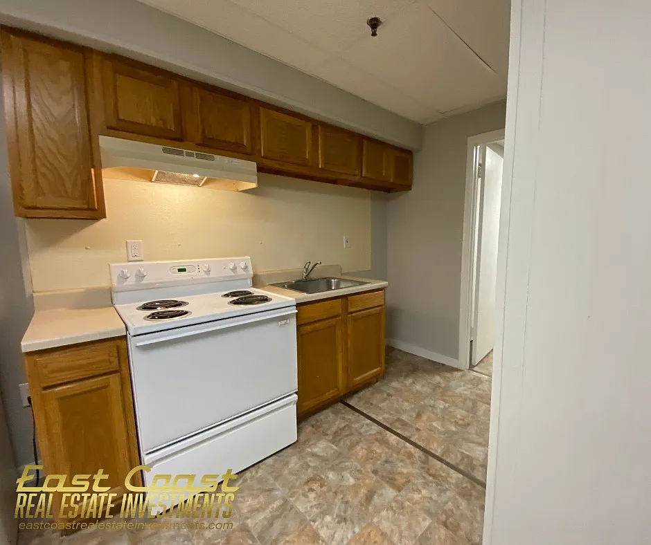 1 bed, 400 sqft, $1,100 — Photo 1