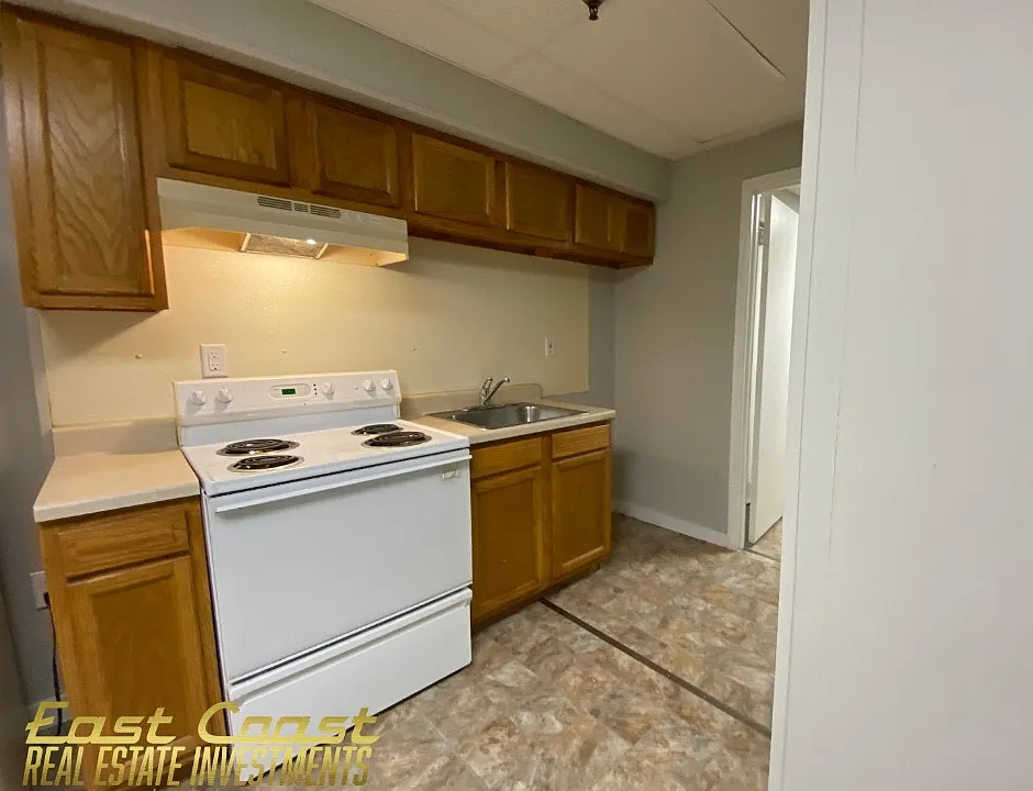 301 E Main St #14