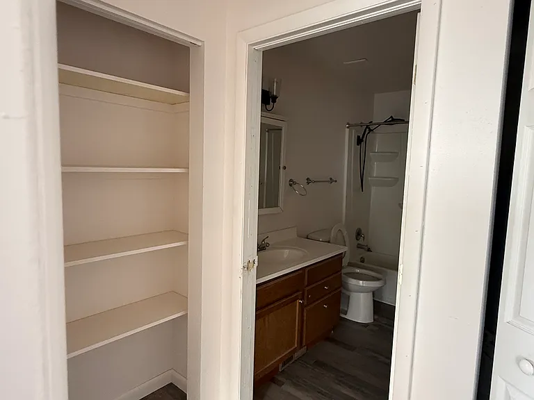307 E Truman Dr #B — Photo 4