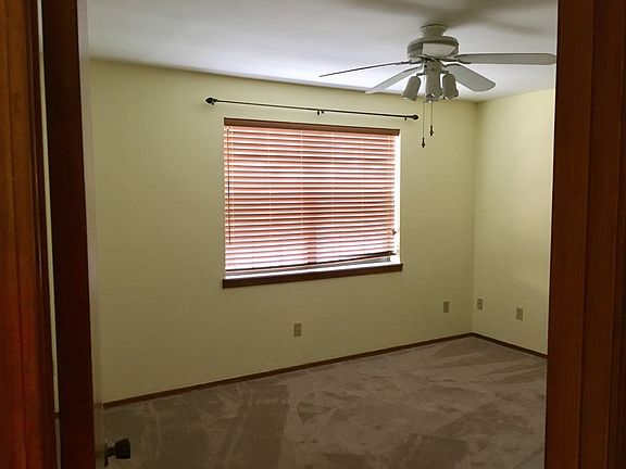 3rd image of 210 Carl Dr APT F1