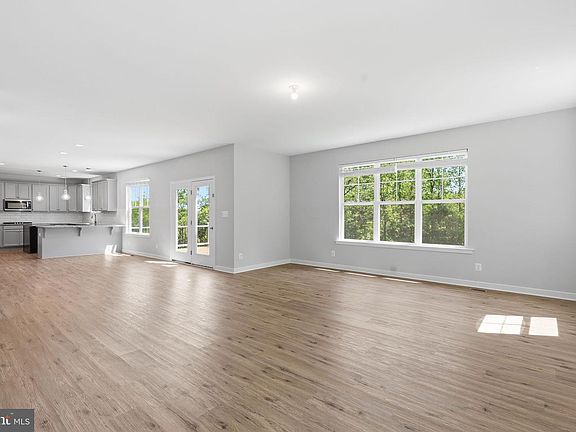 3rd image of 60 Legacy Ln