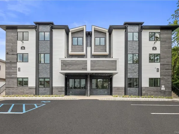 6 Crown Road #214, Monsey, NY 10952