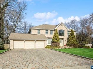 8 Jason Woods Rd, Closter, NJ 07624