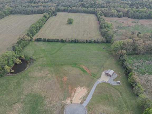 4th image of 149 Isom Dr
