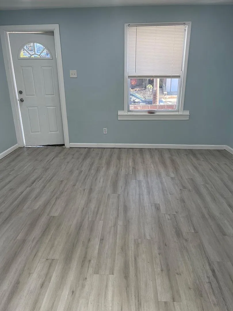 Spacious 3-Bedroom Home with Updated Kitchen & Large Backyard — Photo 2