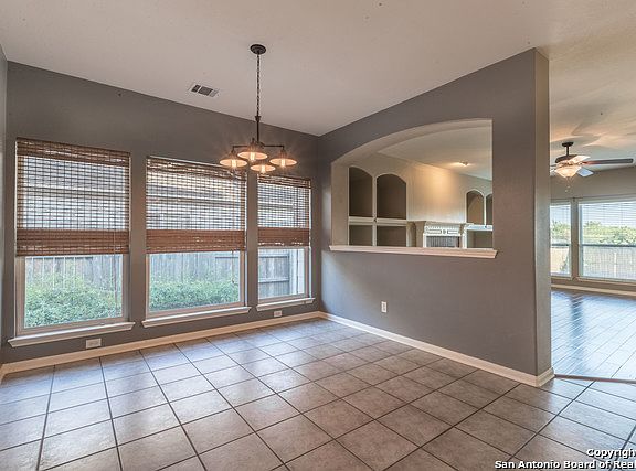 4th image of 2511 Redland Point