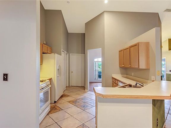 4th image of 15542 Greater Groves Blvd