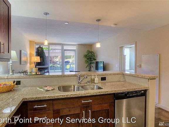 4th image of 1515 Dock St Unit 202