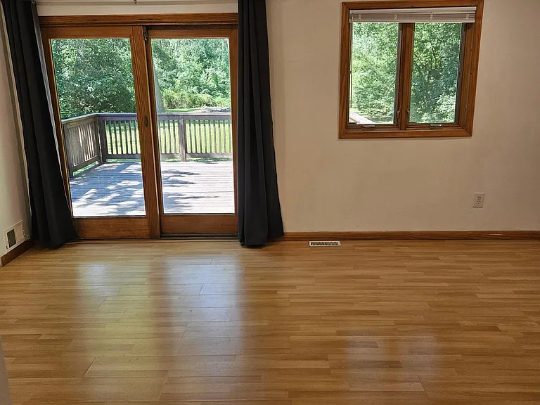 1635 Giddings Rd — Photo 21