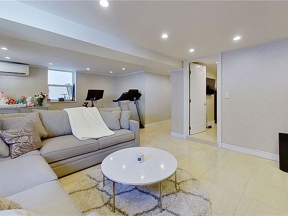 5th image of 2663 E 64th St