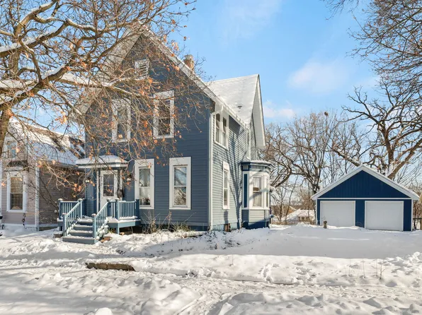 217 Henry St, Elgin, IL 60120