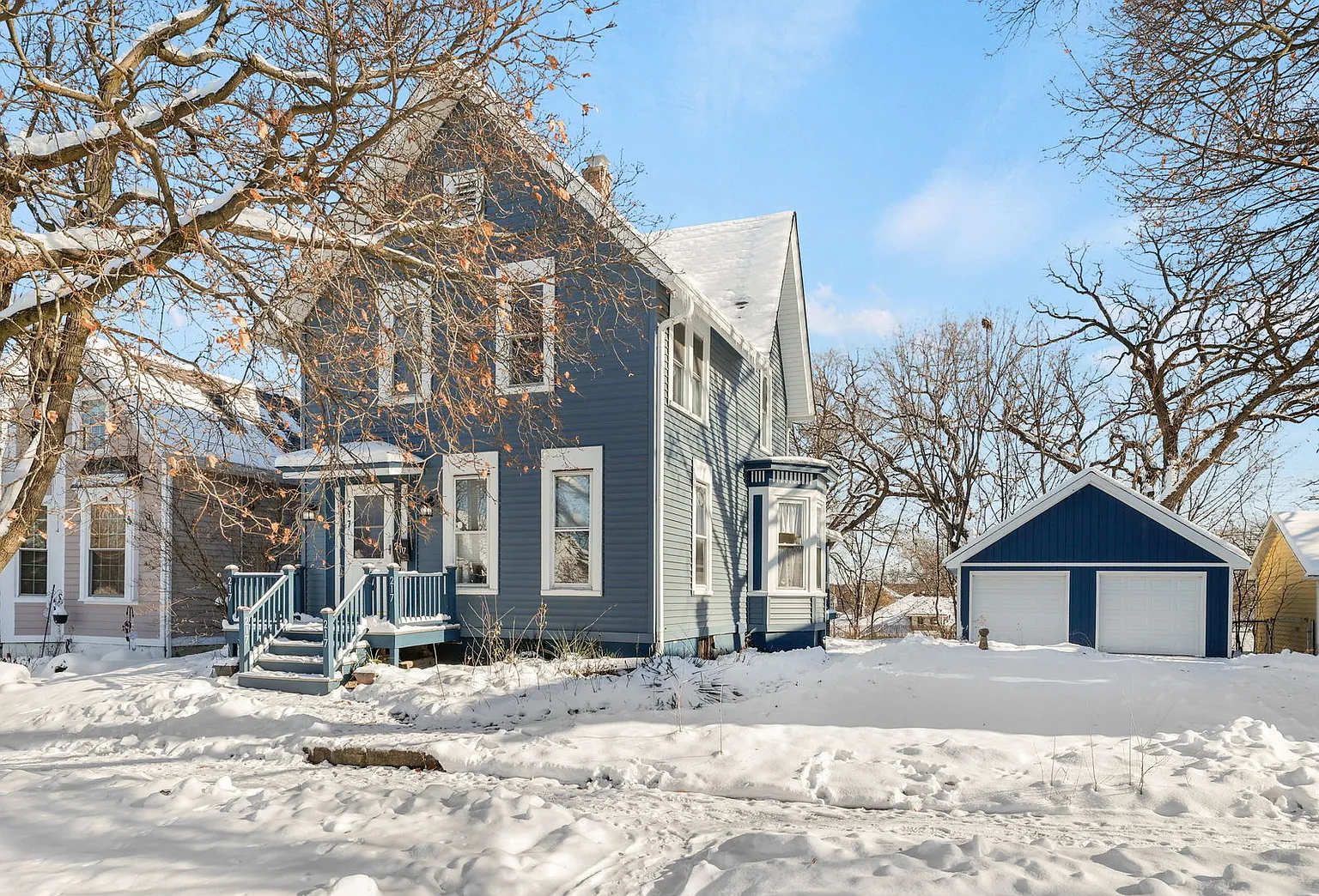 217 Henry St photo 1