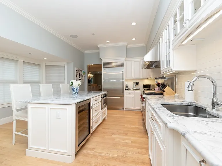 401 Main St #401 — Photo 2