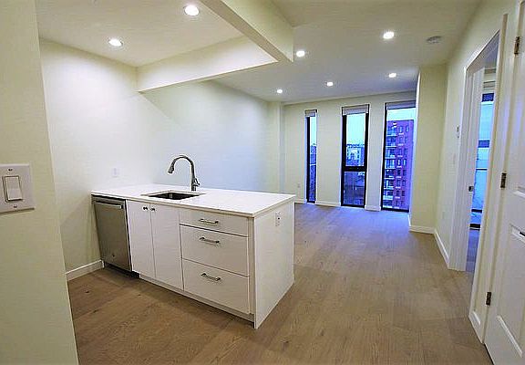 3rd image of 41-26 44th St #7A