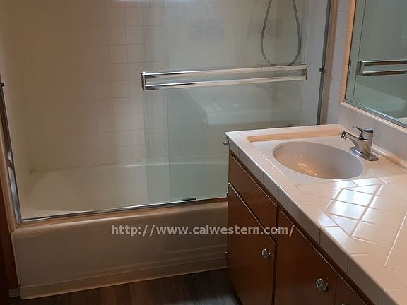 5th image of 2774 Wallace St