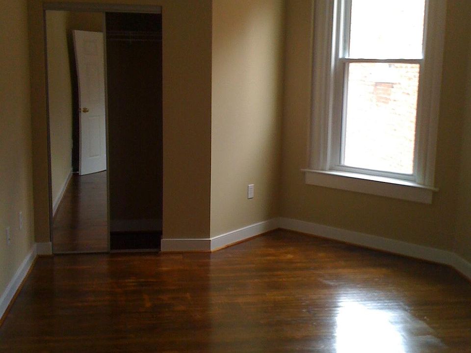 1st image of 928 W Franklin St APT 5