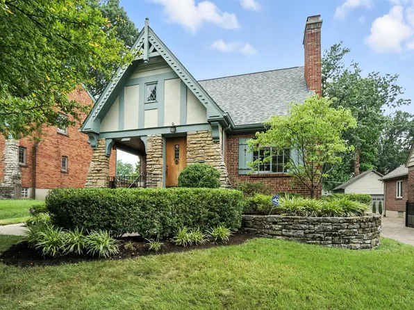 3811 Drakewood Dr, Cincinnati, OH 45209