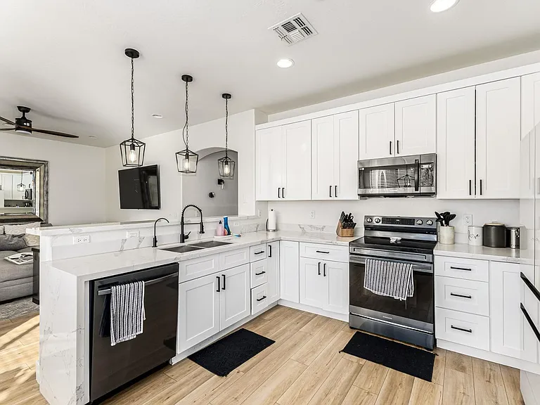 2707 W Lamar Rd — Photo 26
