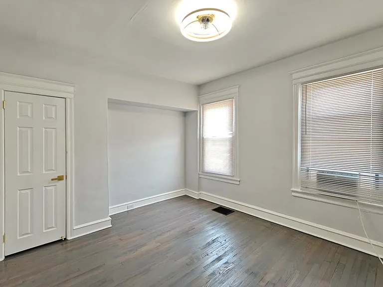 3032 N Stillman St — Photo 8