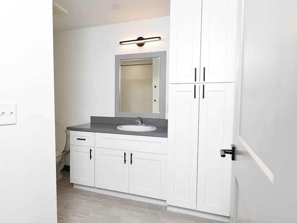 1404 Tabor St #103