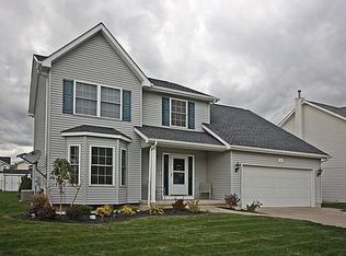 24 Elmleaf Dr, Cheektowaga, NY