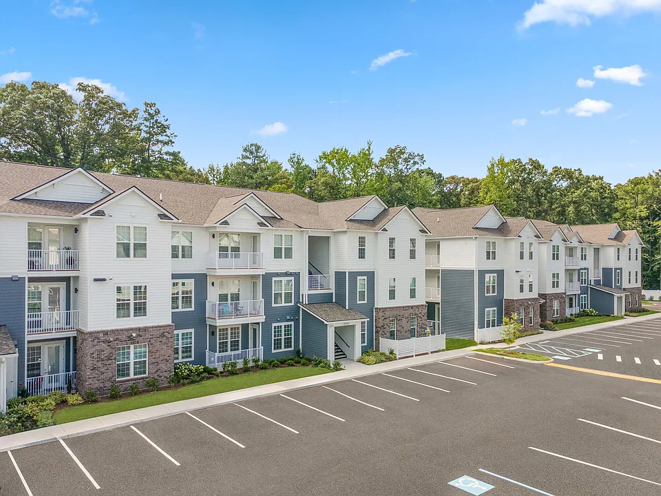 The Warwick at Foundry Creek