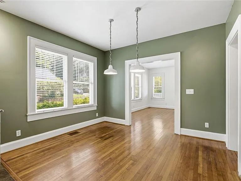 927 Park Ave SE — Photo 8