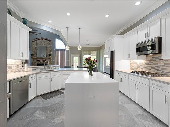 4th image of 523 Buffalo Bend Ct