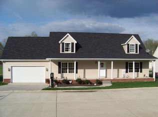 45 Manor Way, Winfield, WV 25213