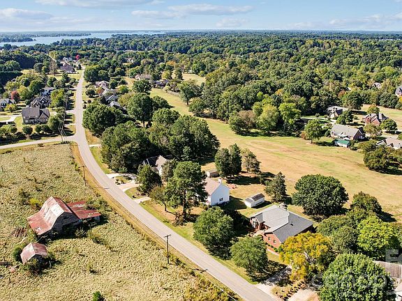 3rd image of 246 Canvasback Rd