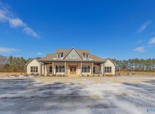 1102 Wauchula Pvt Dr, Athens, AL 35611