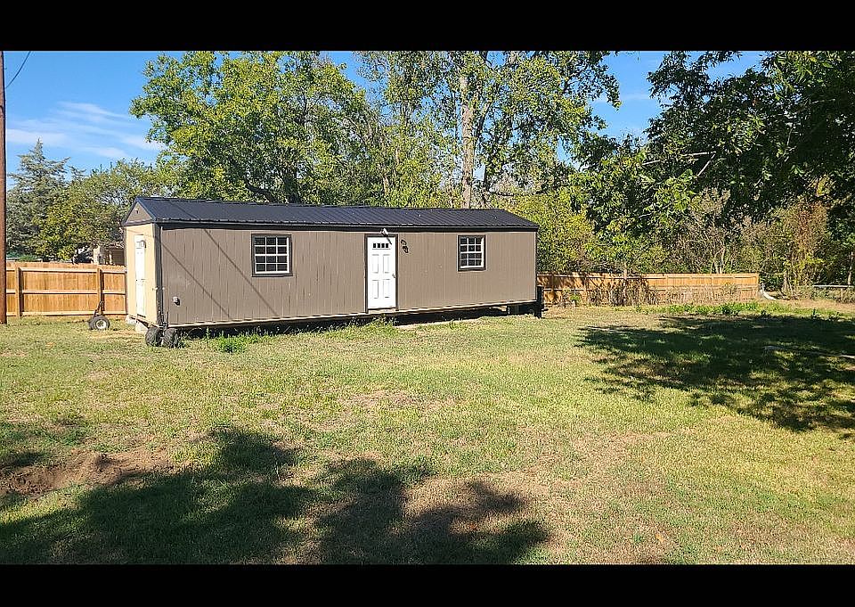 Tiny home on lot will lease 
