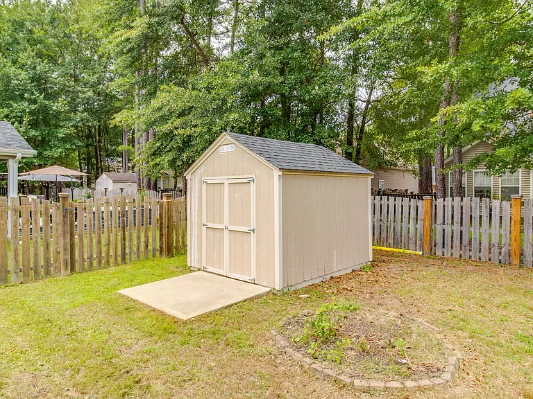 609 Angel Oak Ln — Photo 38