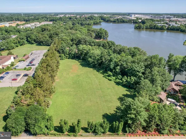 211 Walker Rd, Dover, DE 19904