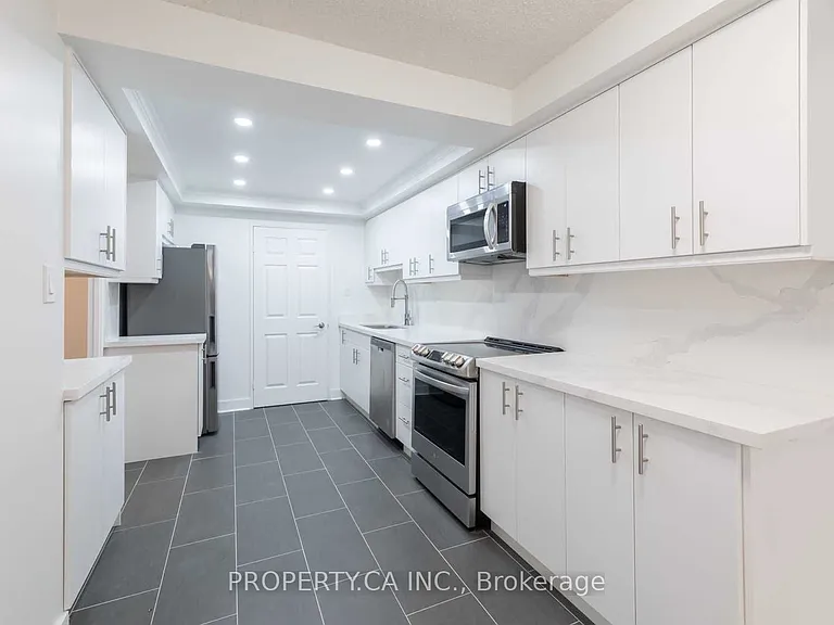 280 Simcoe St #705A — Photo 14